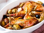 Рецепта Печен заек (заешки бутчета) с маслини и розмарин на фурна